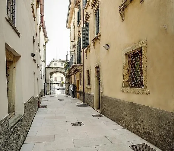 Arena Easy Vendégház 3*